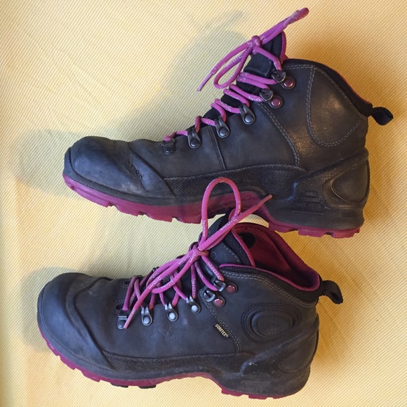 ecco biom hike pink